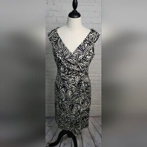 Evan Picone Dress Petite Size 8P V Neck Sleeveless Black White Floral Sheath